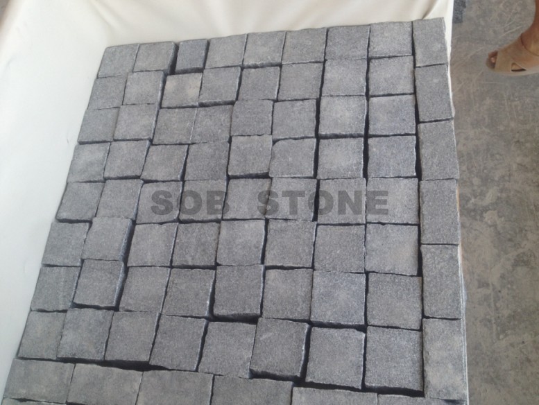 G654 Dark Grey Granite Cubes Paving Stone