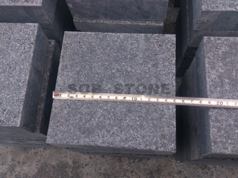 G684 Black Basalt Flamed Cobble Block Paving Brick