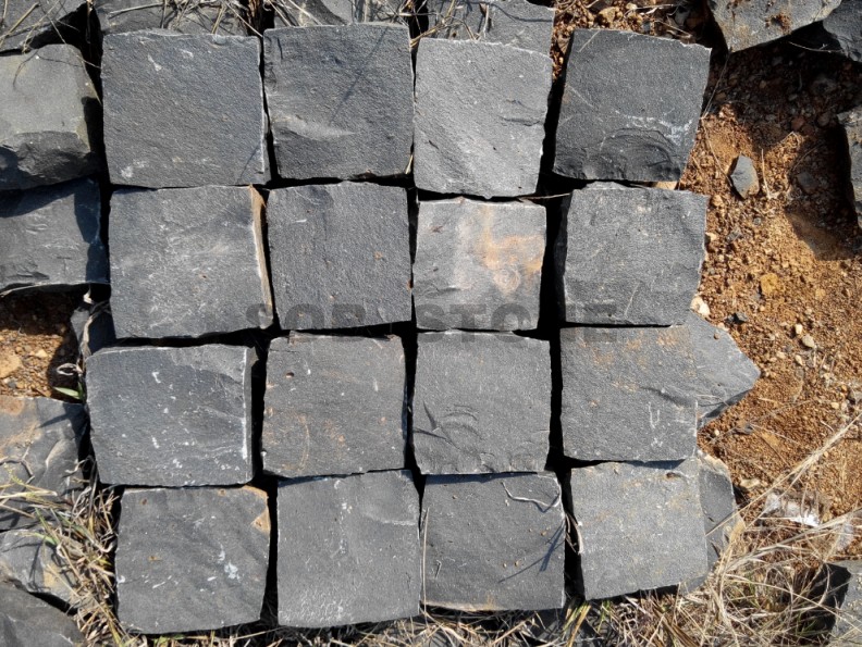 ZP Black Basalt Cobble Setts Patio Pavers Natural Split