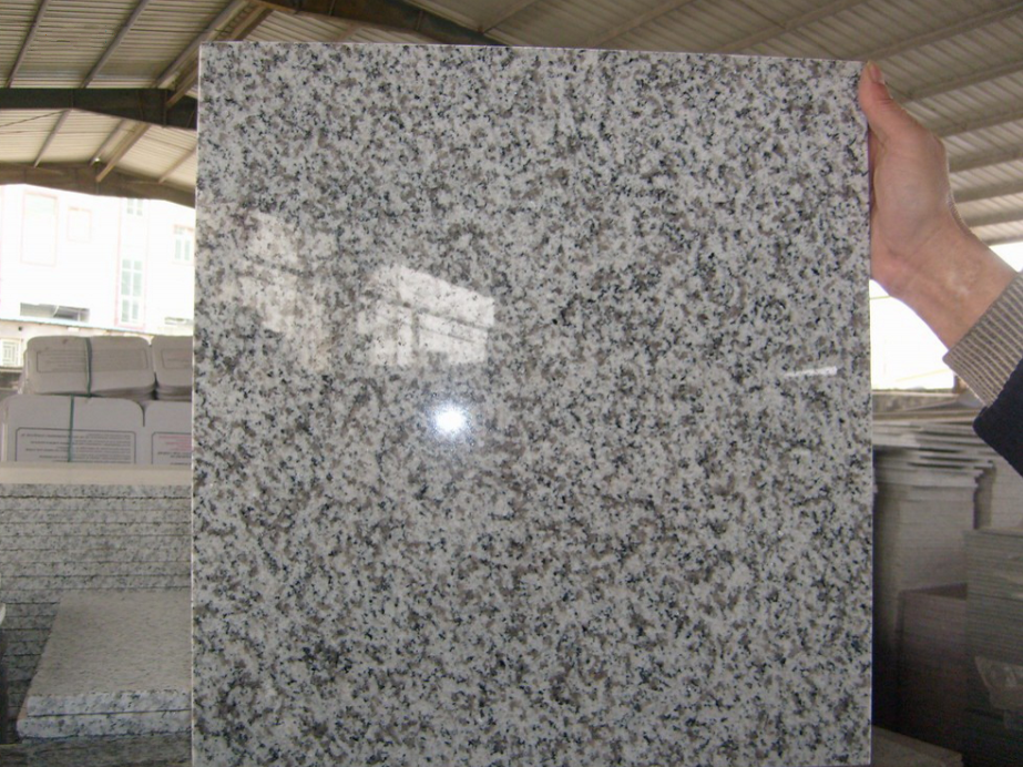 G655 White Granite Polished Tiles