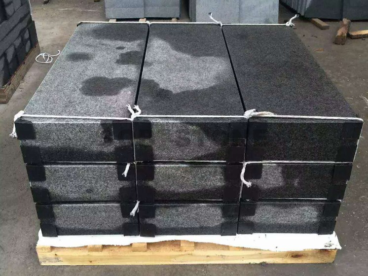 New G684 Ken Black Granite Kerbs