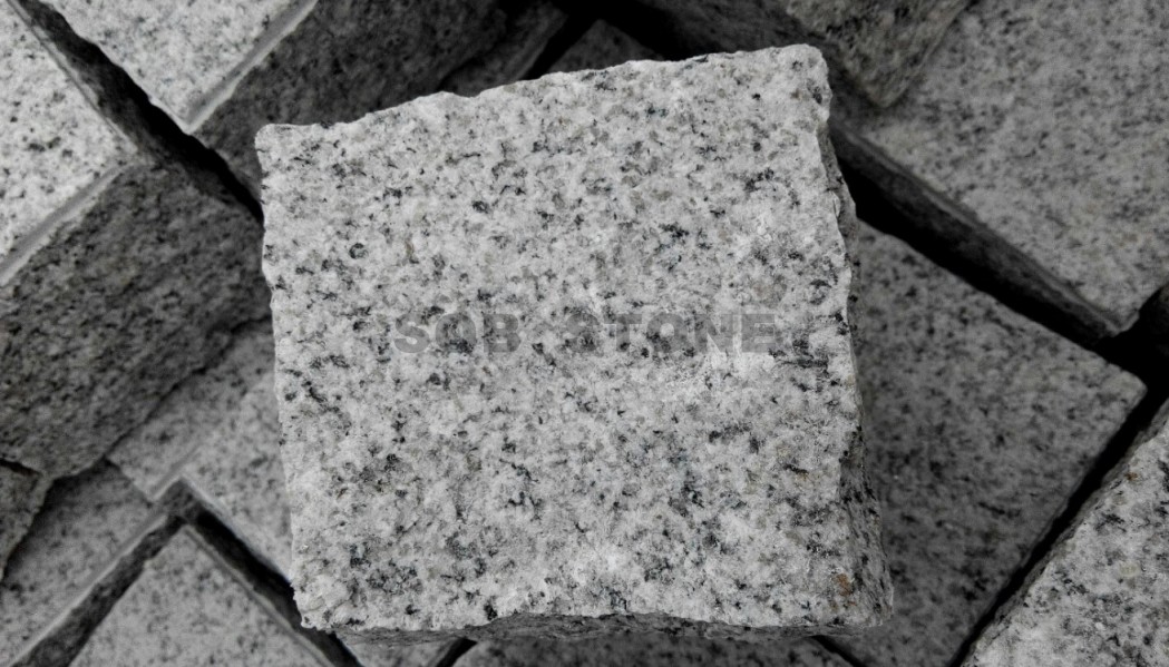 G601 White Granite Setts Natural Split 10x10cm Brick Pavers