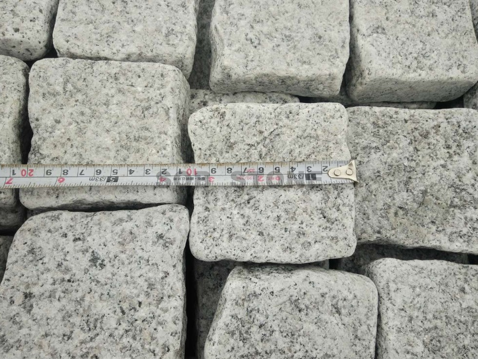 G603 Silver White Granite Tumbled Cobbles 10x10cm Block Paving