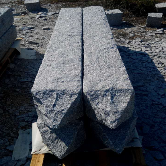 G603 Silver Granite Post Natural Split