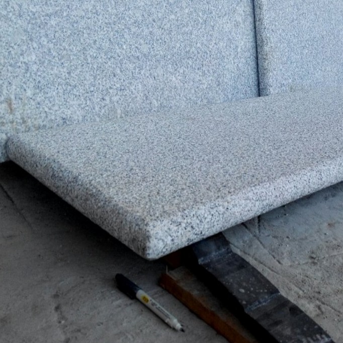 G603 Silver Grey Bush Hammered Bullnose Granite Steps