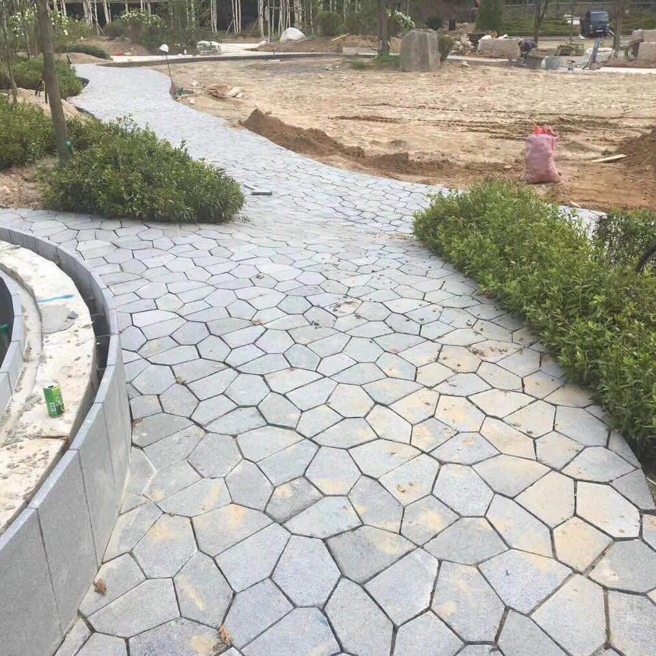 G654 Dark Grey Crazy Pavers