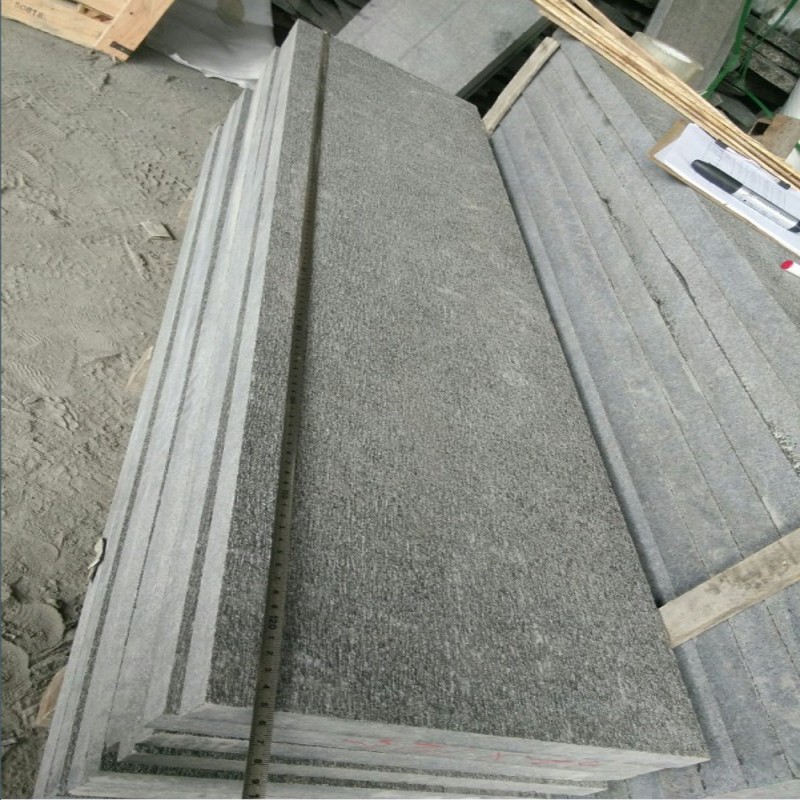 G684 Pearl Black Granite Basalt Coping Stone Chiseled