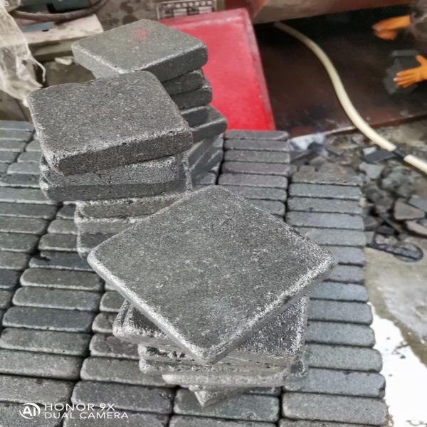 Tumbled Black Basalt / Bluestone Pavers