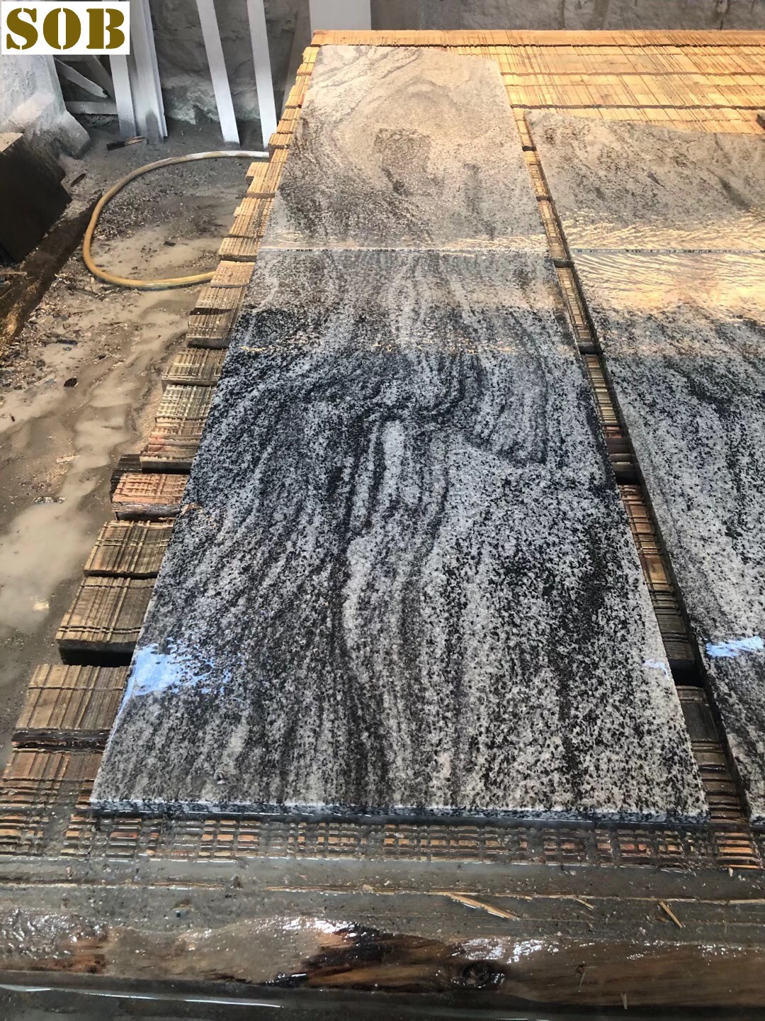 Cheap China Juparana Granite Slabs for Countertops Tombstone Flooring