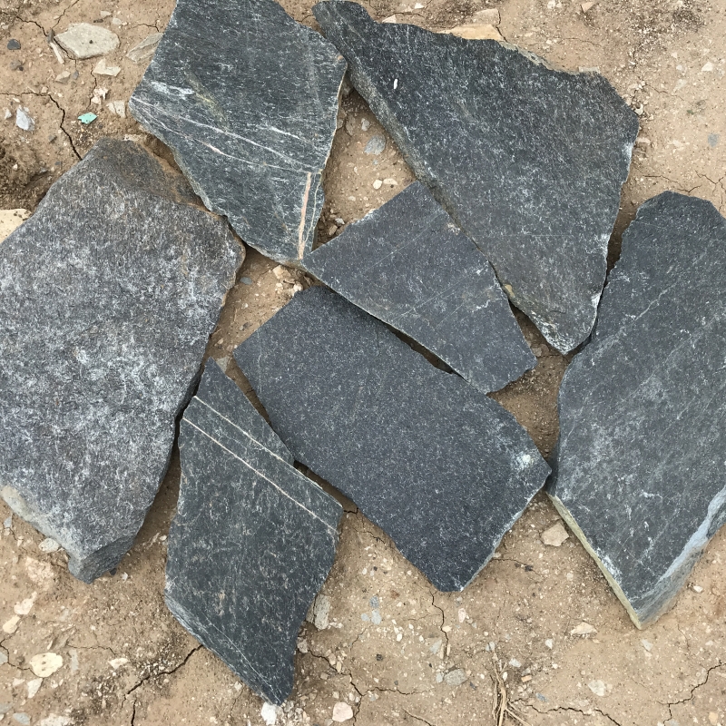 FS-13 Freeform Black Quartzite Stack Stone