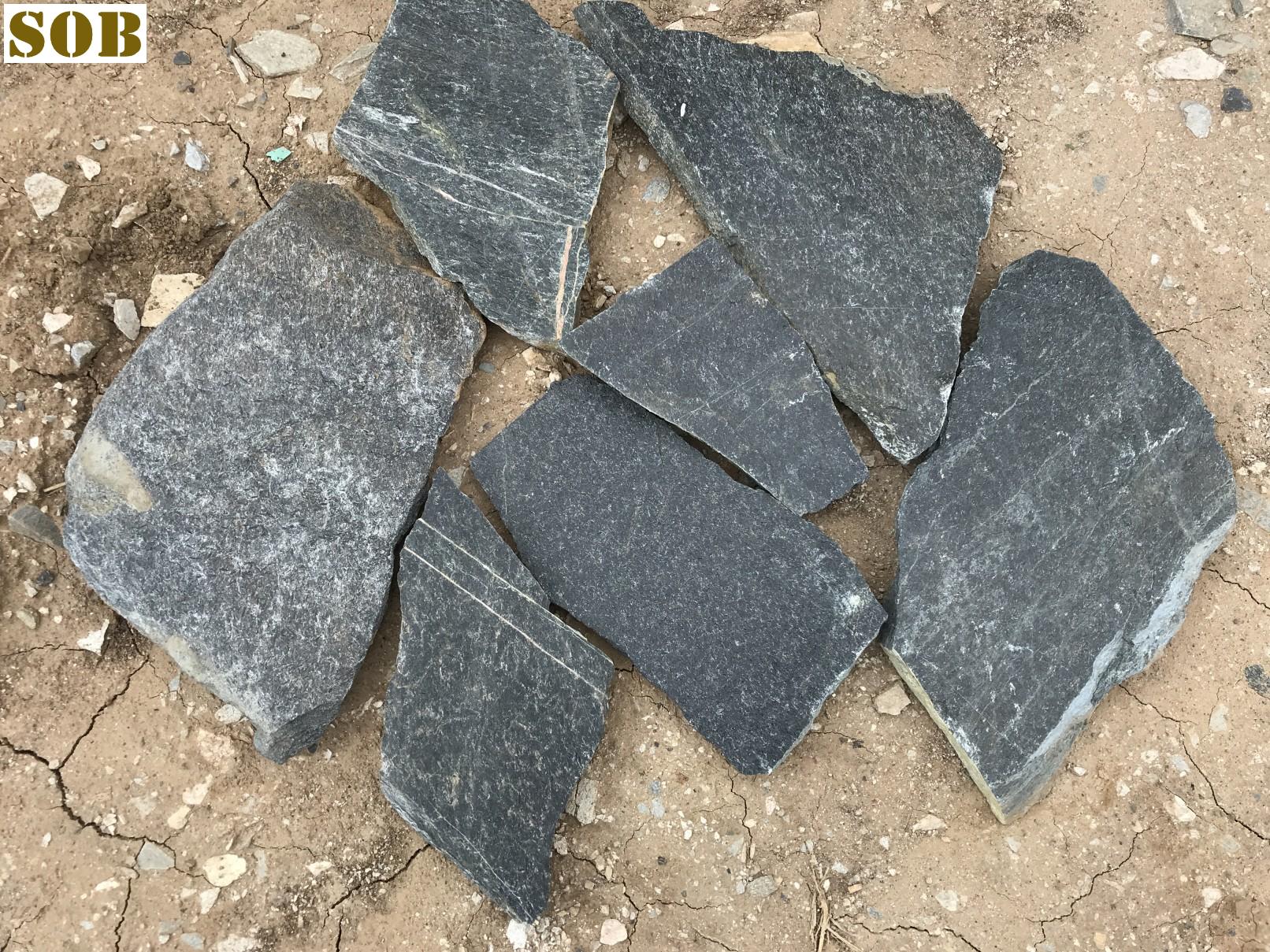 FS-13 Freeform Black Quartzite Stack Stone